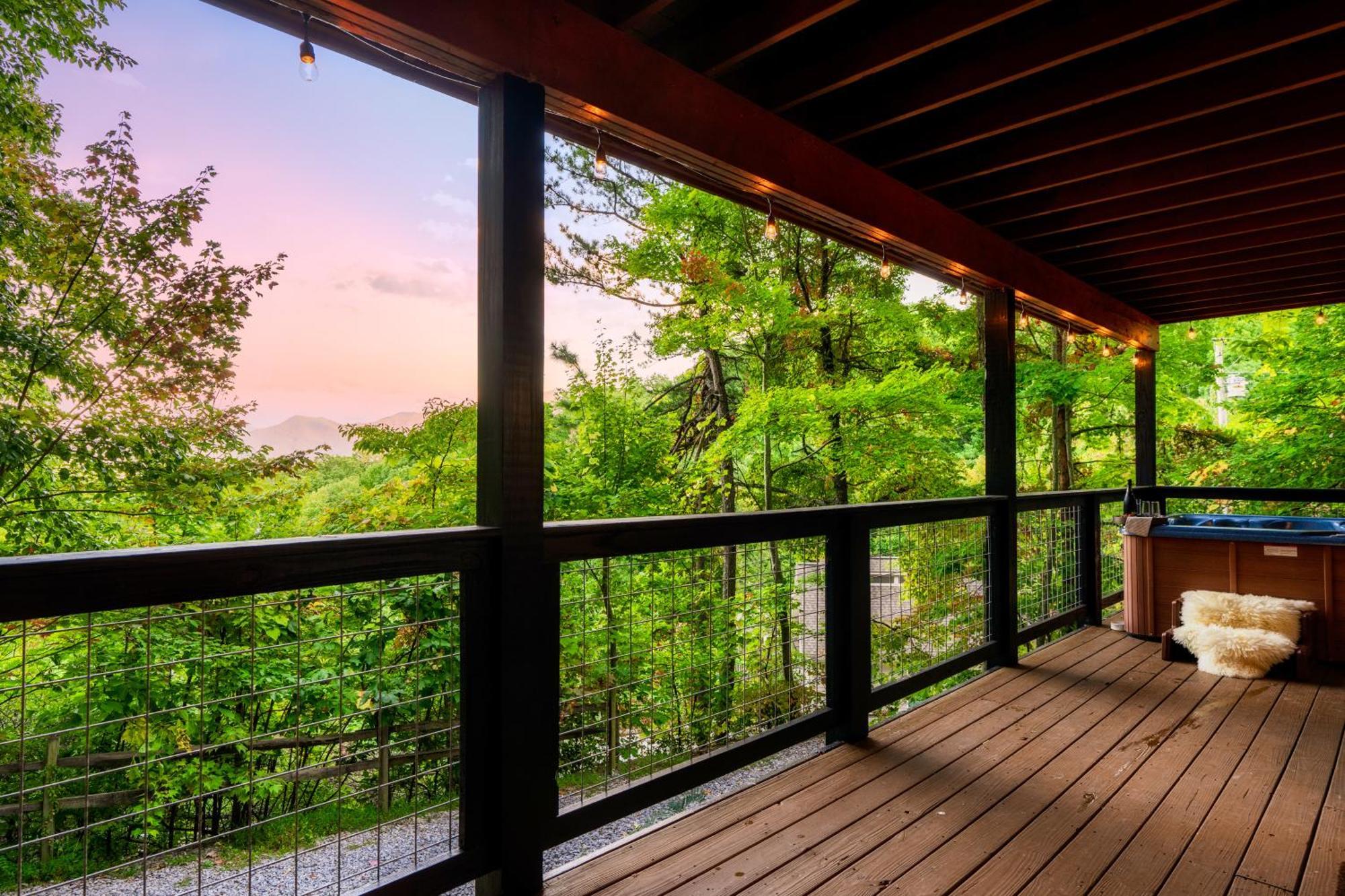 Woodhaven - Private - 3 Suites - Gorgeous Views - 3 Pools - Gamerm - Hottub - Lots Of Bears Gatlinburg Extérieur photo