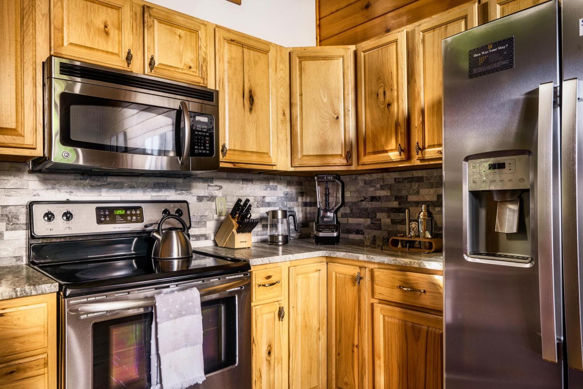 Woodhaven - Private - 3 Suites - Gorgeous Views - 3 Pools - Gamerm - Hottub - Lots Of Bears Gatlinburg Extérieur photo