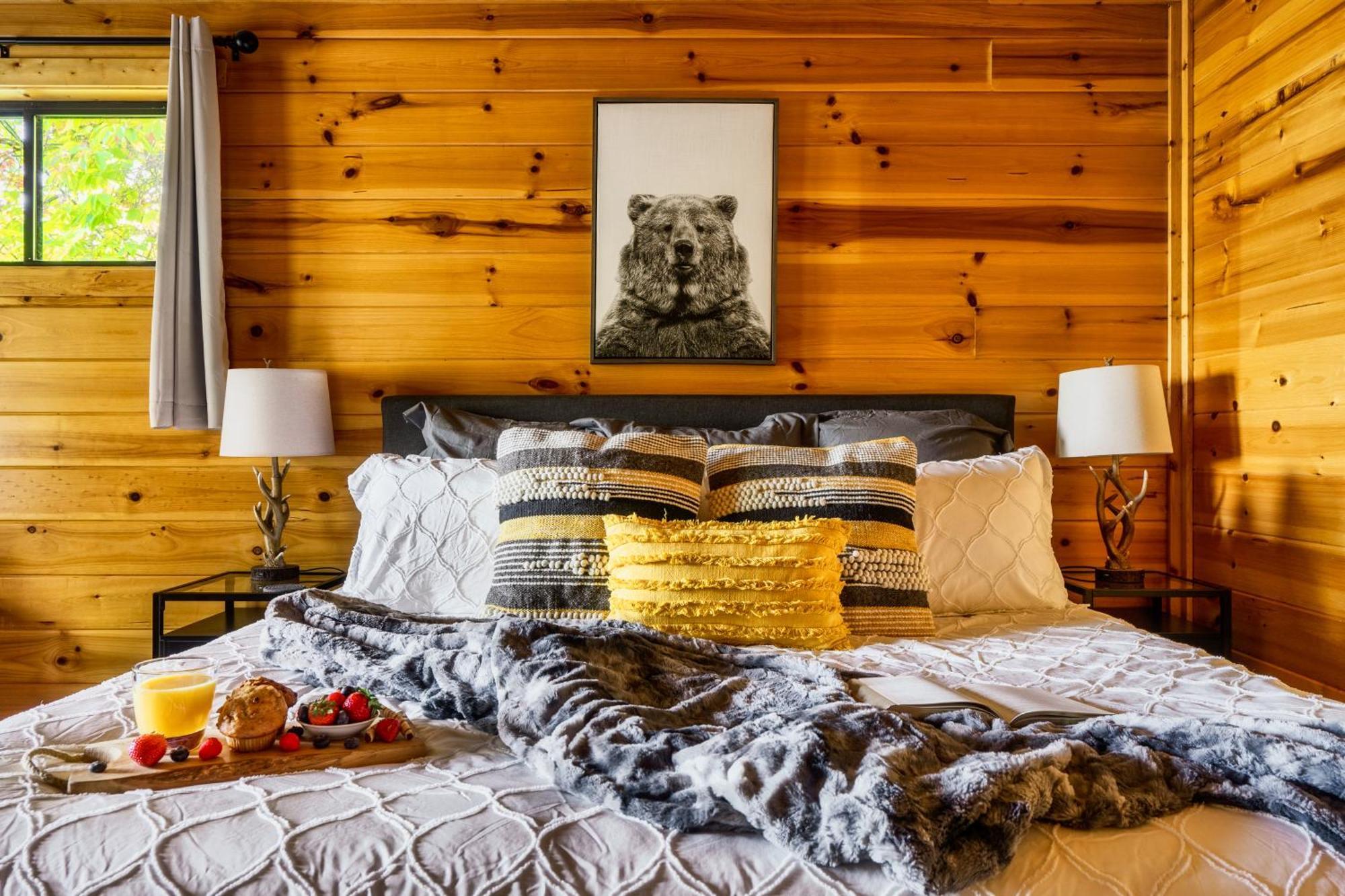 Woodhaven - Private - 3 Suites - Gorgeous Views - 3 Pools - Gamerm - Hottub - Lots Of Bears Gatlinburg Extérieur photo